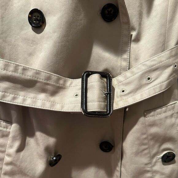 Banana Republic Tan Trench Coat - Picture 5 of 9